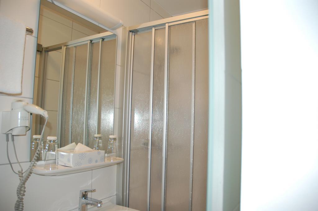 Hotel Kurfuerst Garni Гермерсхайм Номер фото