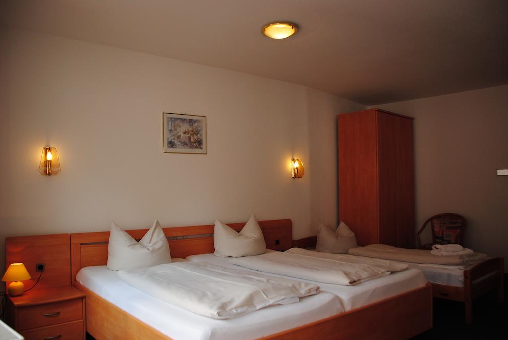 Hotel Kurfuerst Garni Гермерсхайм Номер фото