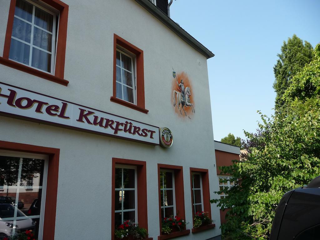 Hotel Kurfurst Garni Гермерсхайм Экстерьер фото